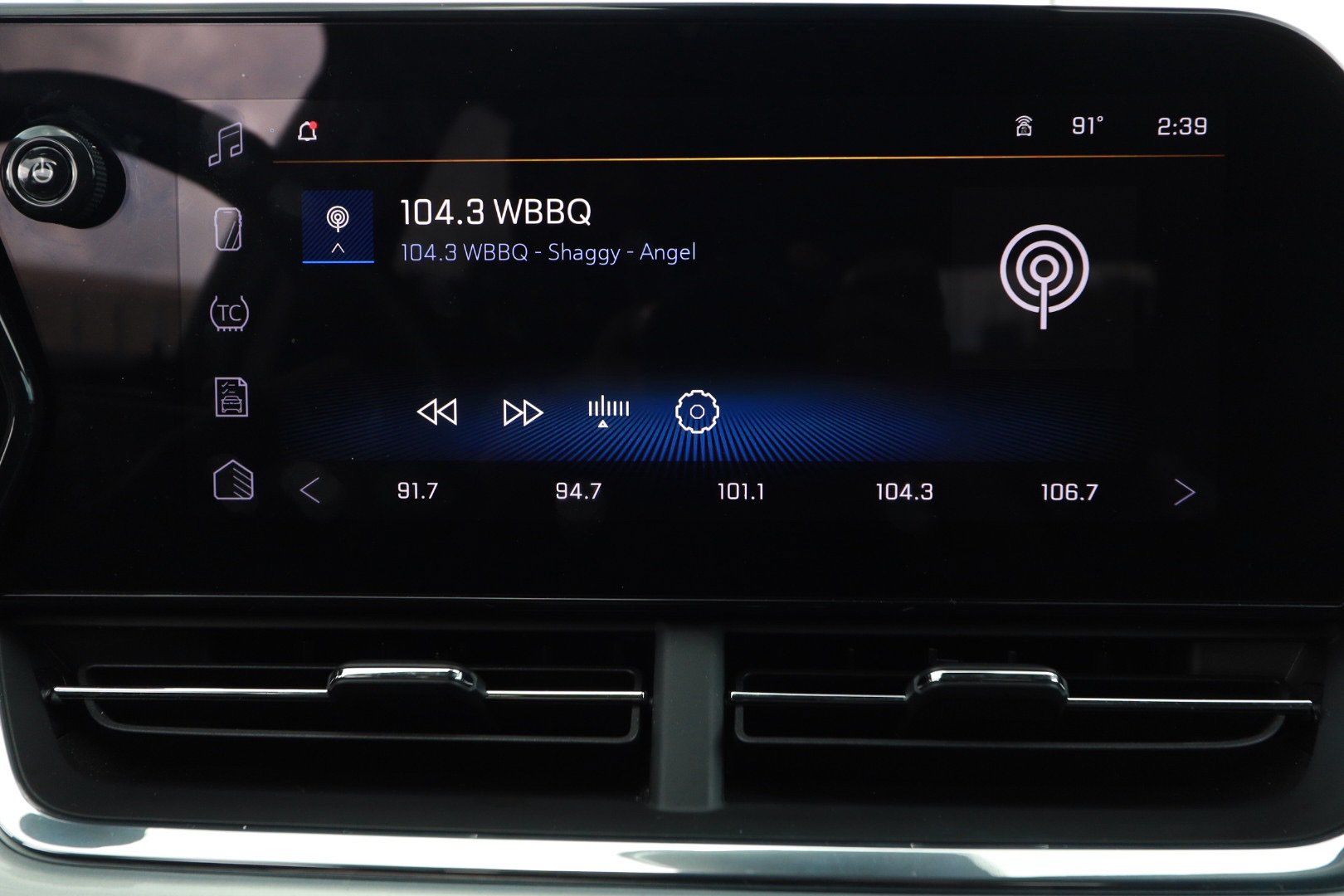 Used 2025 Chevrolet Trax LT w/ LT Convenience Package FWD image 14