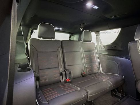 Used 2025 GMC Yukon XL AT4 Ultimate AWD/4WD image 34