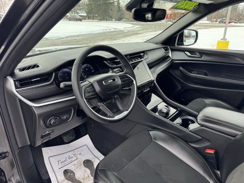Used 2024 Jeep Grand Cherokee L Altitude image 18