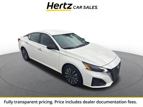 Used 2025 Nissan Altima 2.5 SV FWD image 1