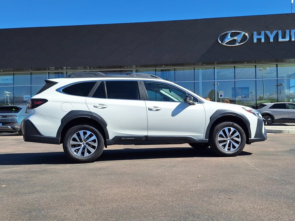 Used 2023 Subaru Outback Premium AWD/4WD image 2