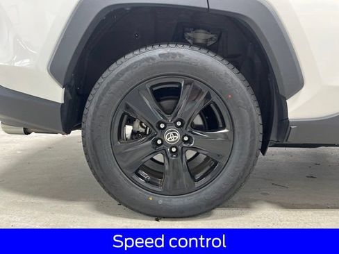 Used 2022 Toyota RAV4 XLE AWD/4WD image 15