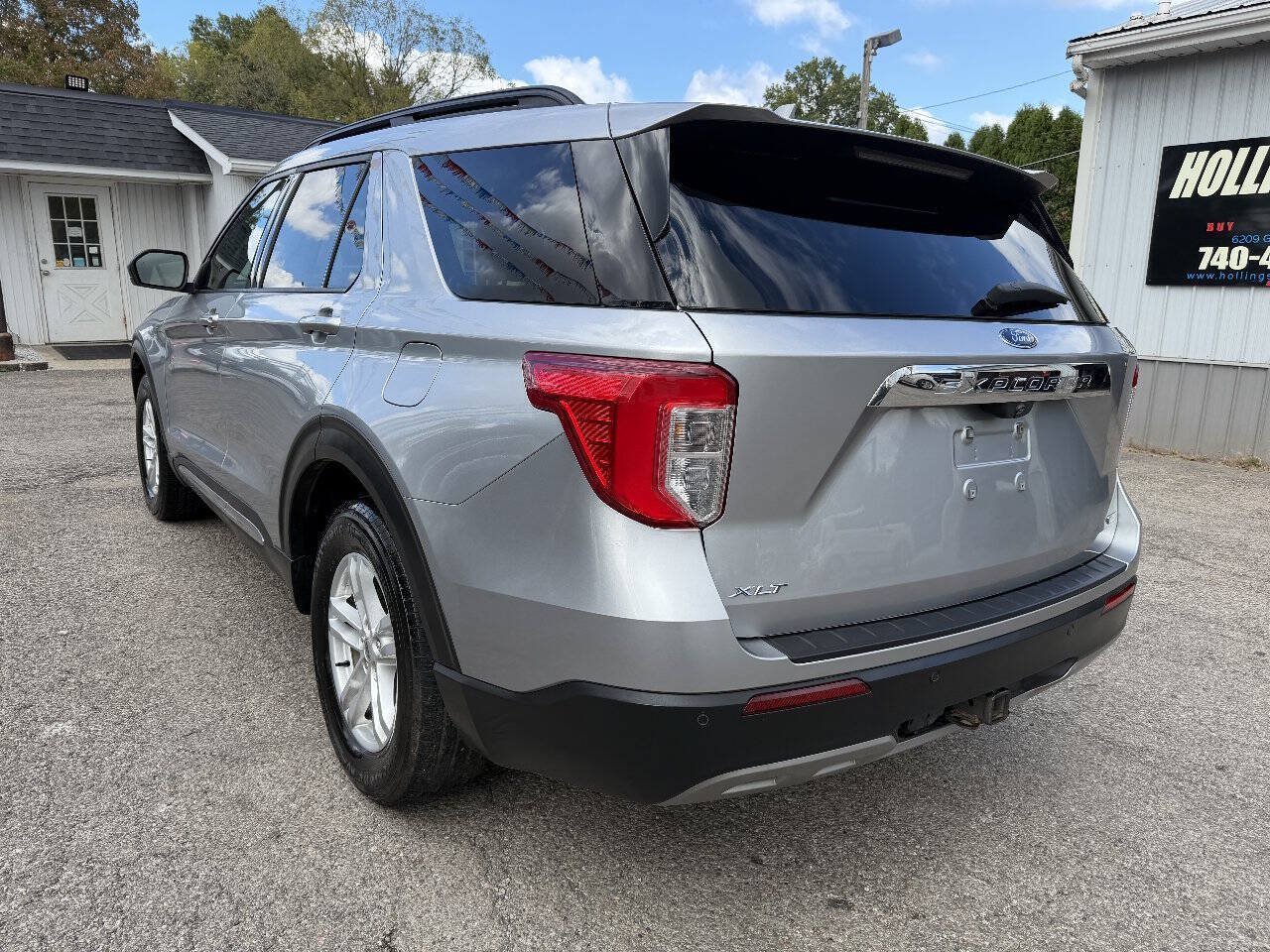 Used 2020 Ford Explorer XLT w/ Equipment Group 202A AWD/4WD image 6