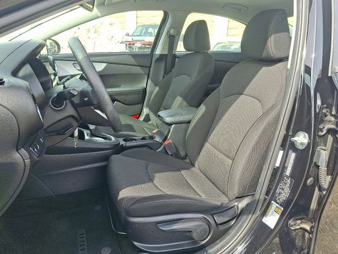 Certified 2023 Kia Forte LXS w/ LXS Technology Package image 13