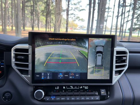 Used 2025 Toyota Sequoia Platinum image 5