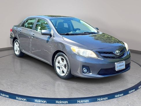 Used 2013 Toyota Corolla LE w/ Premium Pkg FWD image 6