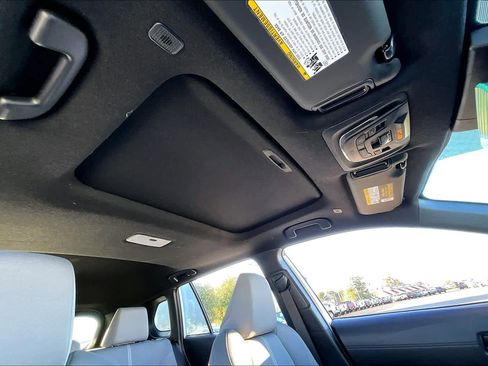 Used 2026 Toyota Corolla Cross SE image 13