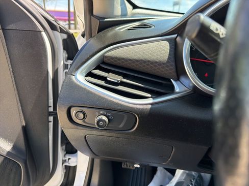 Used 2020 Chevrolet Malibu LT image 21