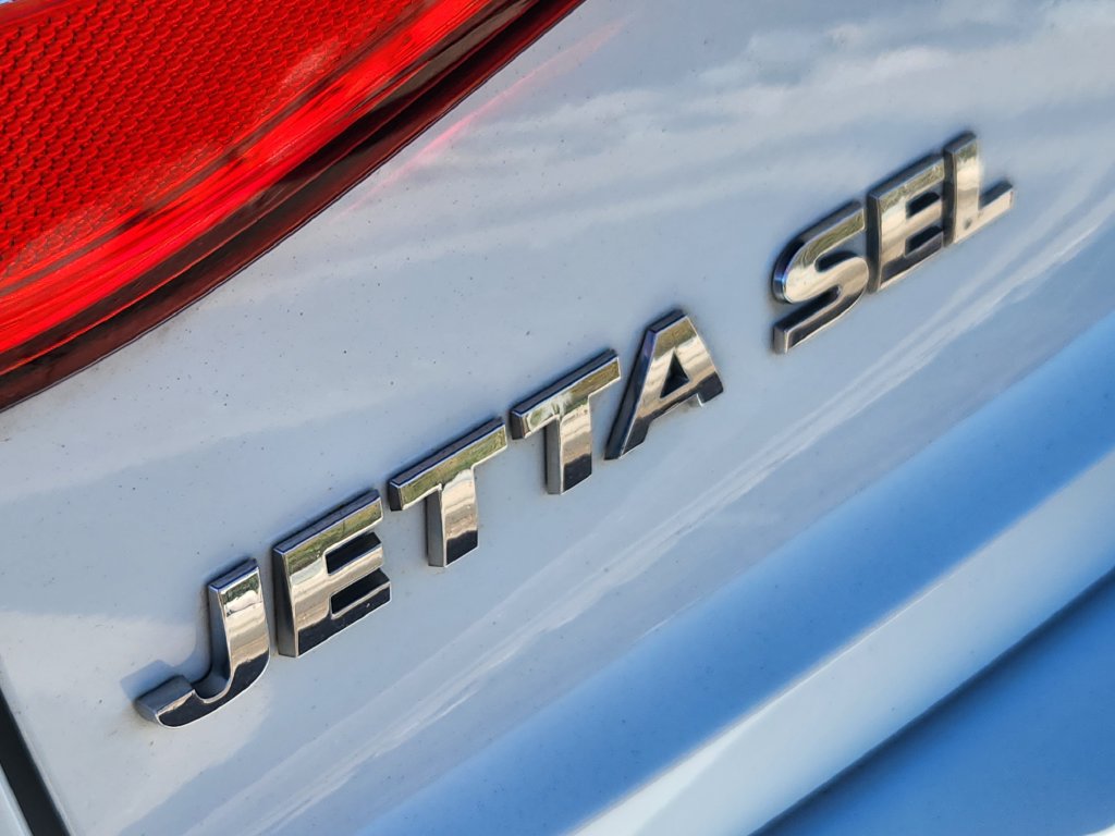 Used 2015 Volkswagen Jetta SEL FWD image 8