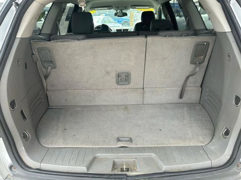 Used 2011 Chevrolet Traverse LS image 18