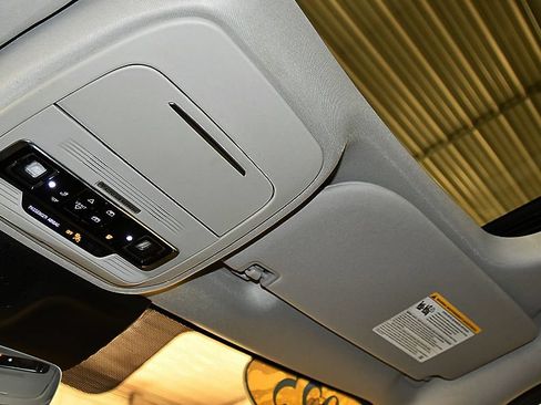 Used 2025 Lincoln Navigator Reserve AWD/4WD image 24