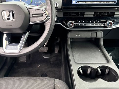 Certified 2024 Honda Prologue EX image 28