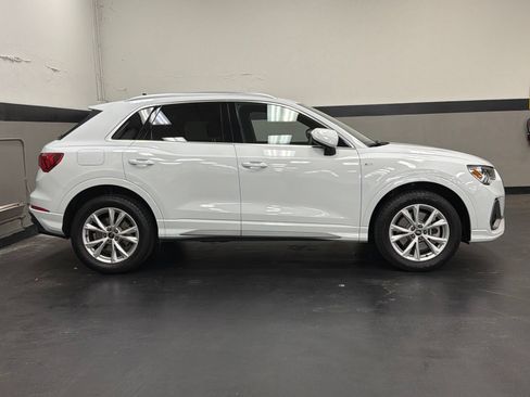 Used 2023 Audi Q3 2.0T Premium Plus w/ Premium Plus Package AWD/4WD image 3