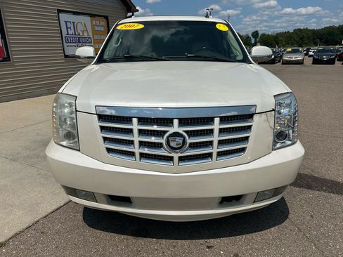Used 2007 Cadillac Escalade AWD w/ Information Package image 2