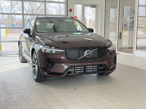 New 2026 Volvo XC60 T8 Ultra w/ Protection Package Premier AWD/4WD image 5