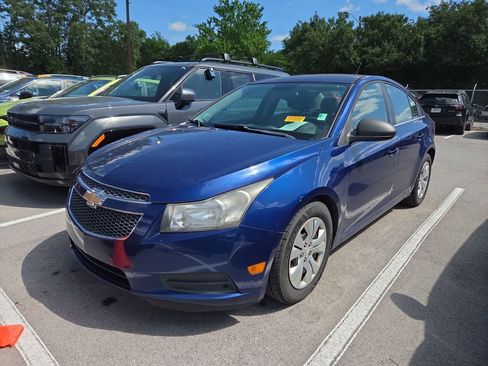 Used 2012 Chevrolet Cruze LS w/ Connectivity Package FWD image 9