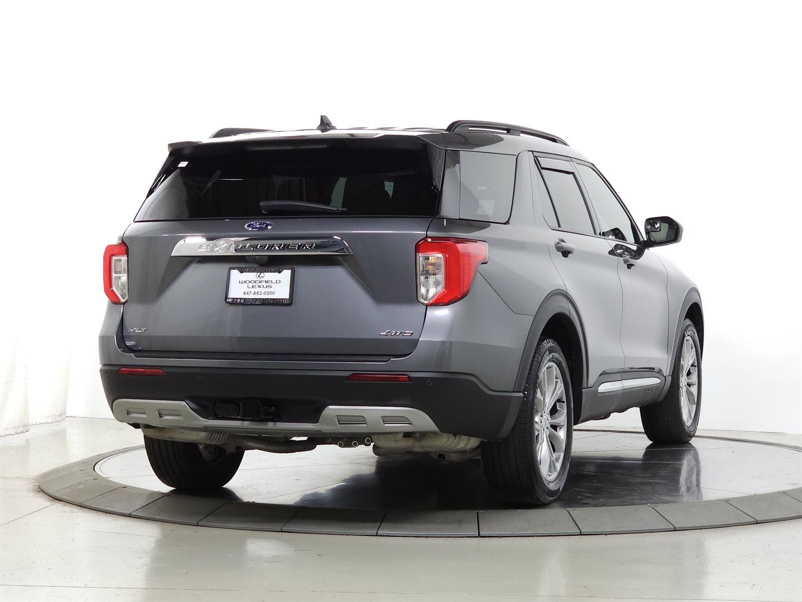 Used 2023 Ford Explorer XLT w/ Equipment Group 202A AWD/4WD image 11