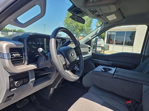 Used 2024 Ford F250 XLT image 11