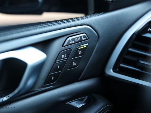 Used 2020 BMW X7 M50i w/ Dynamic Handling Package image 45