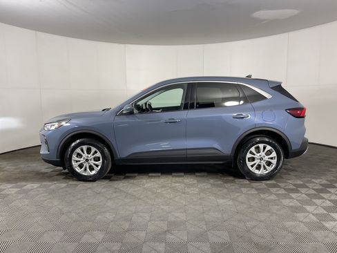 Used 2024 Ford Escape Active w/ Tech Pack #2 image 3