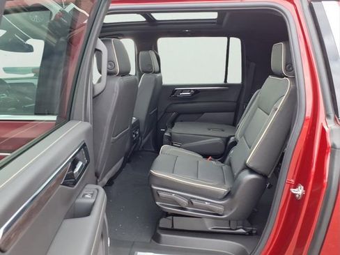 New 2026 Chevrolet Suburban Premier w/ Sun And Tow Package AWD/4WD image 11
