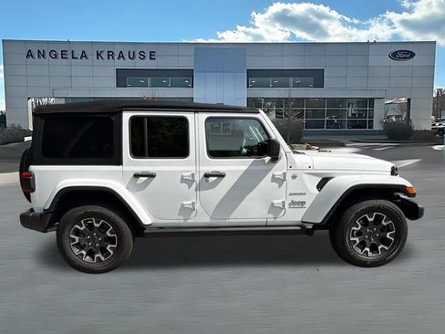 Used 2024 Jeep Wrangler Unlimited Sahara AWD/4WD image 9