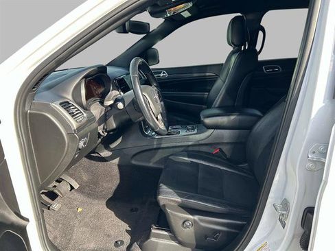 Certified 2022 Jeep Grand Cherokee Laredo X image 10