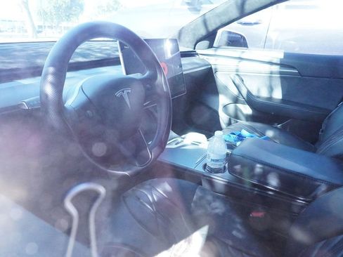 Used 2021 Tesla Model 3 Standard Range Plus RWD image 10
