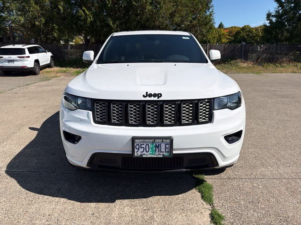 Used 2020 Jeep Grand Cherokee Altitude AWD/4WD image 2