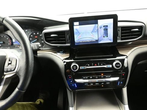 Used 2023 Ford Explorer Limited image 21
