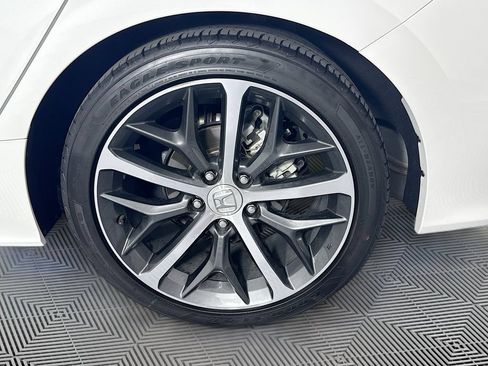 Used 2024 Honda Civic Touring image 32
