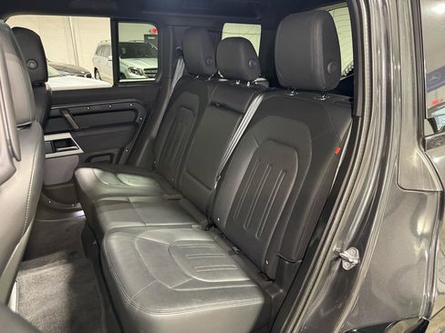 Used 2022 Land Rover Defender 110 X-Dynamic SE AWD/4WD image 38