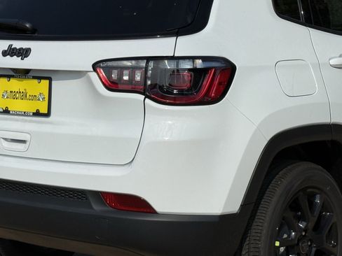 New 2026 Jeep Compass Latitude image 10