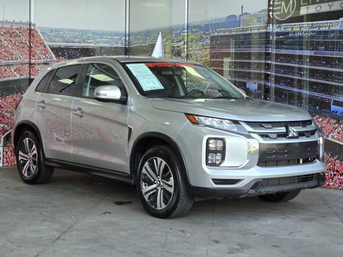 Used 2024 Mitsubishi Outlander Sport SE image 1