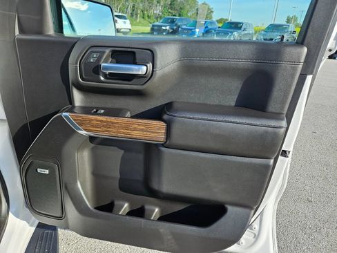 Used 2019 Chevrolet Silverado 1500 High Country w/ Technology Package AWD/4WD image 33