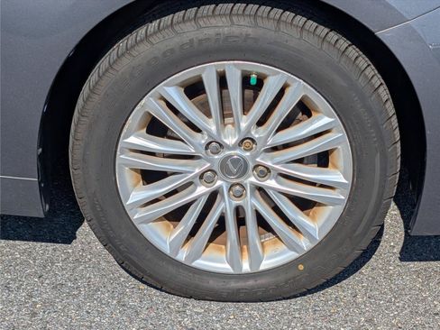 Used 2014 Lexus ES 350 w/ Luxury Package FWD image 10