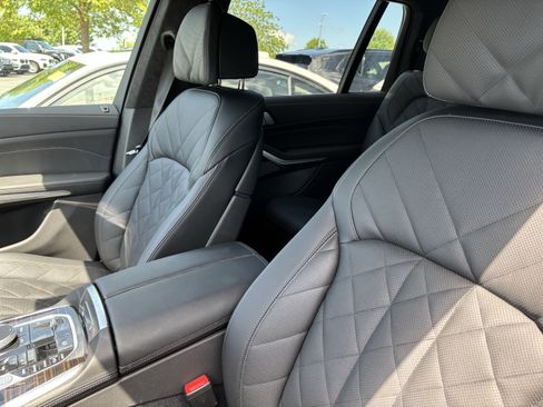 Used 2026 BMW X7 xDrive40i AWD/4WD image 35
