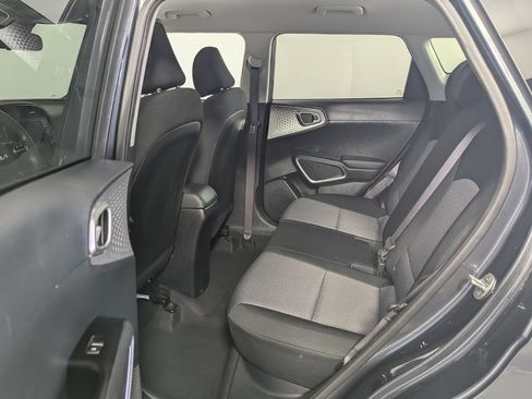 Used 2023 Kia Soul LX w/ LX Technology Package FWD image 22