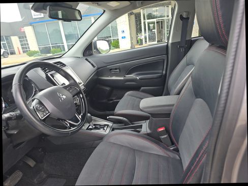Used 2025 Mitsubishi Outlander Sport AWD image 10