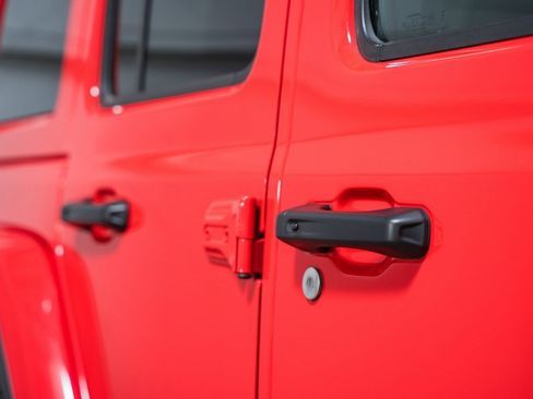 Used 2024 Jeep Wrangler Sahara image 16