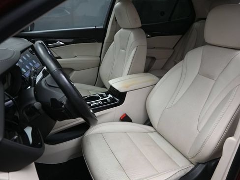 Used 2021 Buick Envision Essence w/ Technology Package I FWD image 20