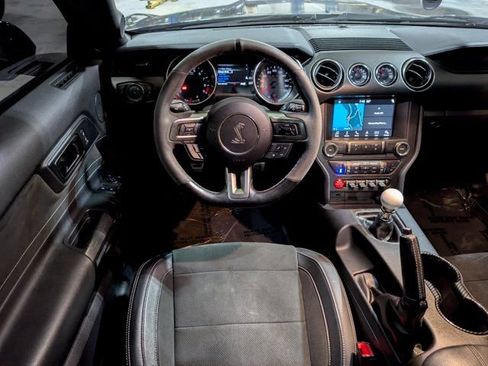 Used 2018 Ford Mustang Shelby GT350 w/ Convenience Package RWD image 17