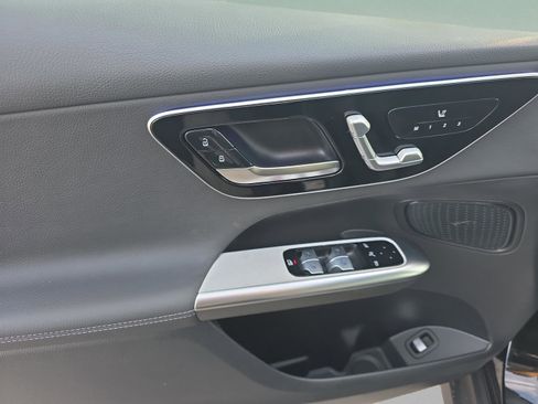 Used 2026 Mercedes-Benz GLC 300 4MATIC image 18