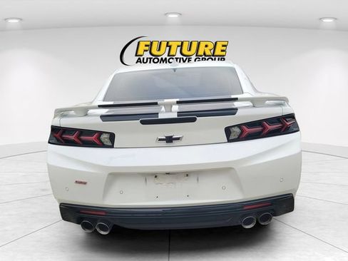 Used 2016 Chevrolet Camaro SS RWD image 4