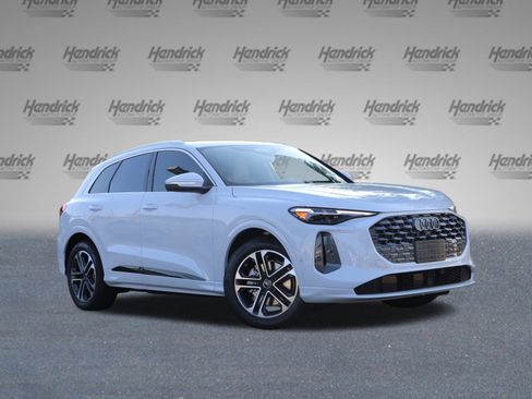 New 2025 Audi Q5 Premium Plus image 2