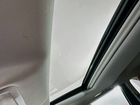 Used 2019 Toyota Highlander Limited AWD/4WD image 21