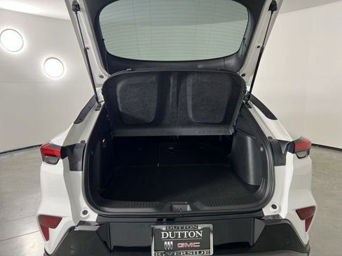 Used 2025 Buick Envista Sport Touring w/ Convenience I Package FWD image 24