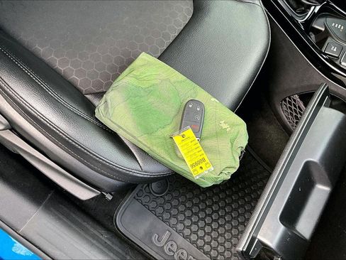 Used 2020 Jeep Compass Latitude image 12