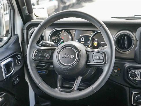 Used 2023 Jeep Wrangler Unlimited w/ Convenience Group image 14