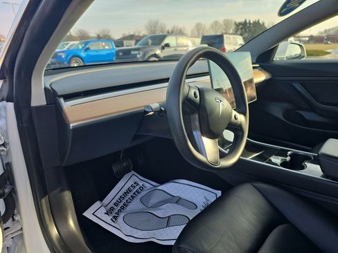 Used 2020 Tesla Model 3 Long Range image 19